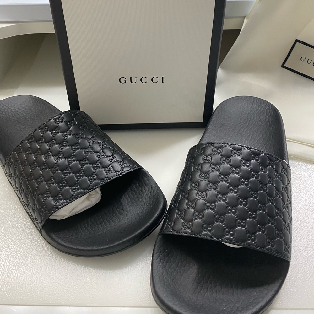 Authentic black Gucci Signature leather Slide